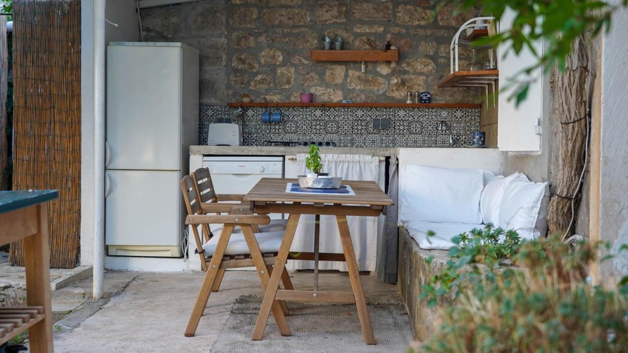 Charming Two-Bed Apartment Orange Garden Sutivan Exterior foto