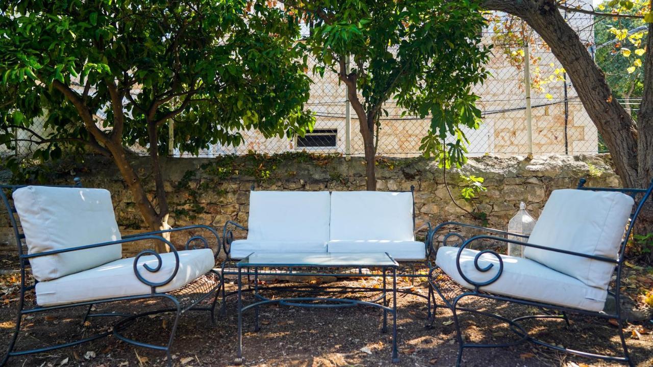 Charming Two-Bed Apartment Orange Garden Sutivan Exterior foto