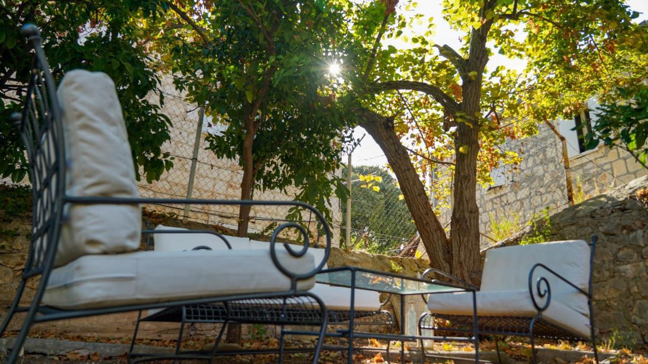 Charming Two-Bed Apartment Orange Garden Sutivan Exterior foto